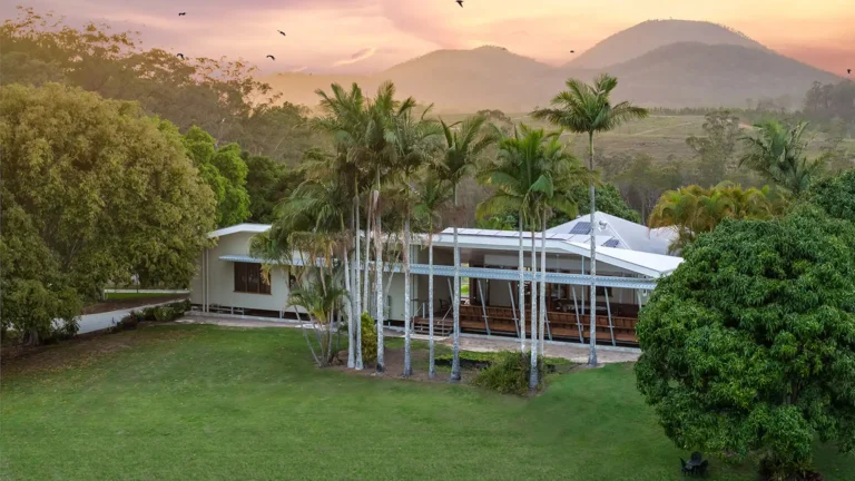 glasshouse plantation hero